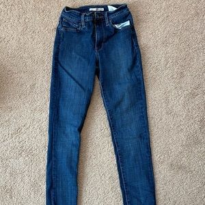 Women’s Levi Jeans